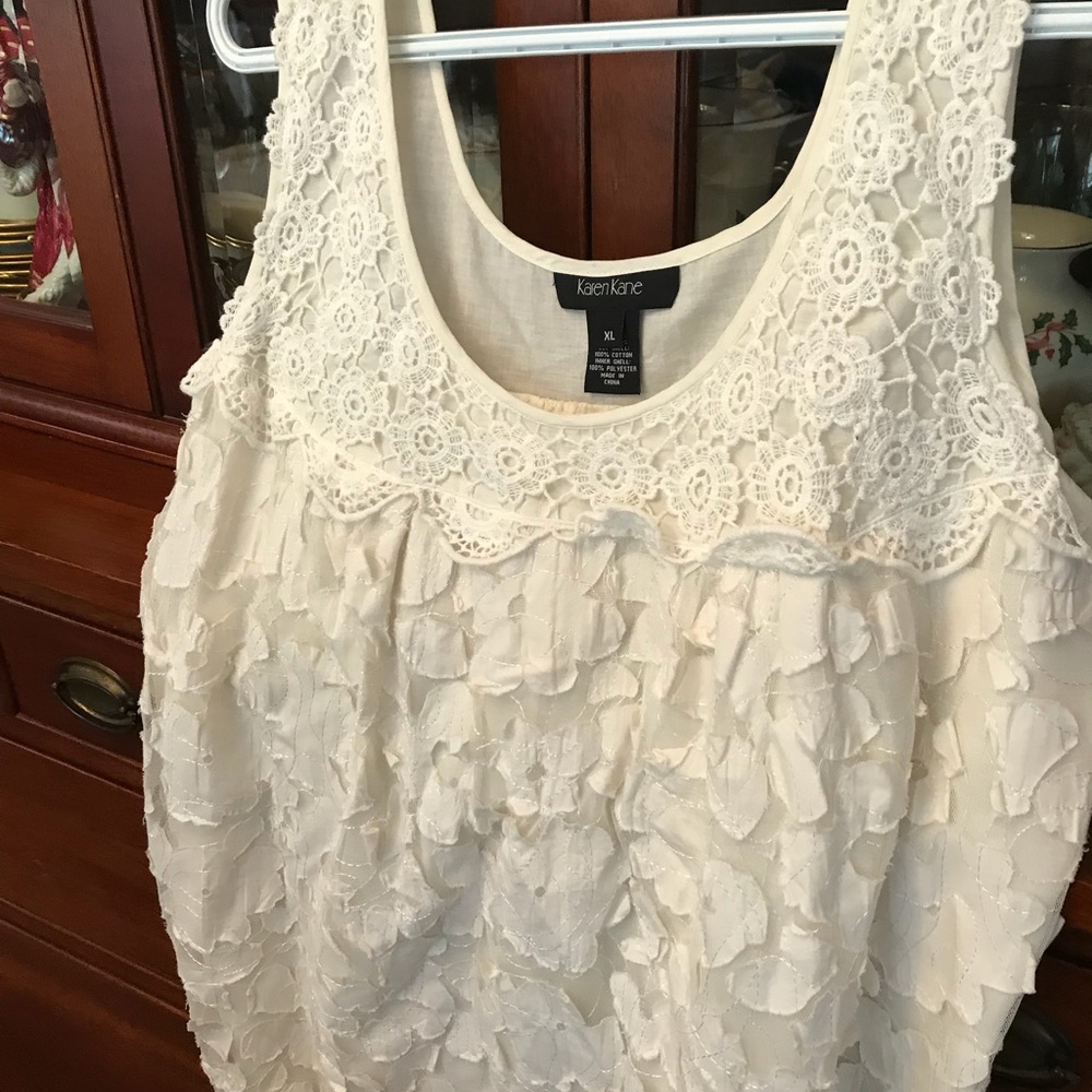 Sleveless blouse